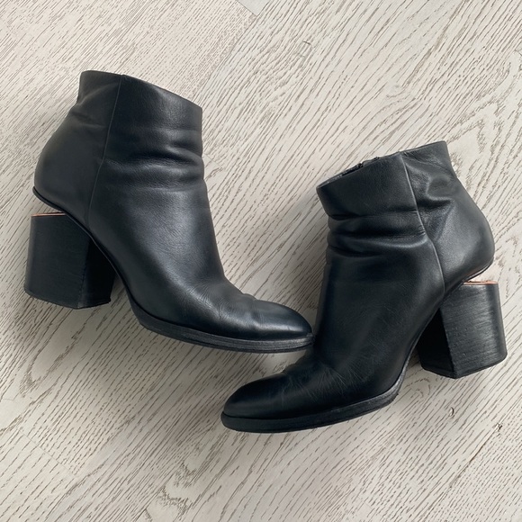 Alexander Wang classic black ankle boots, with rose gold accent (on heel) Size 9 - Picture 3 of 3